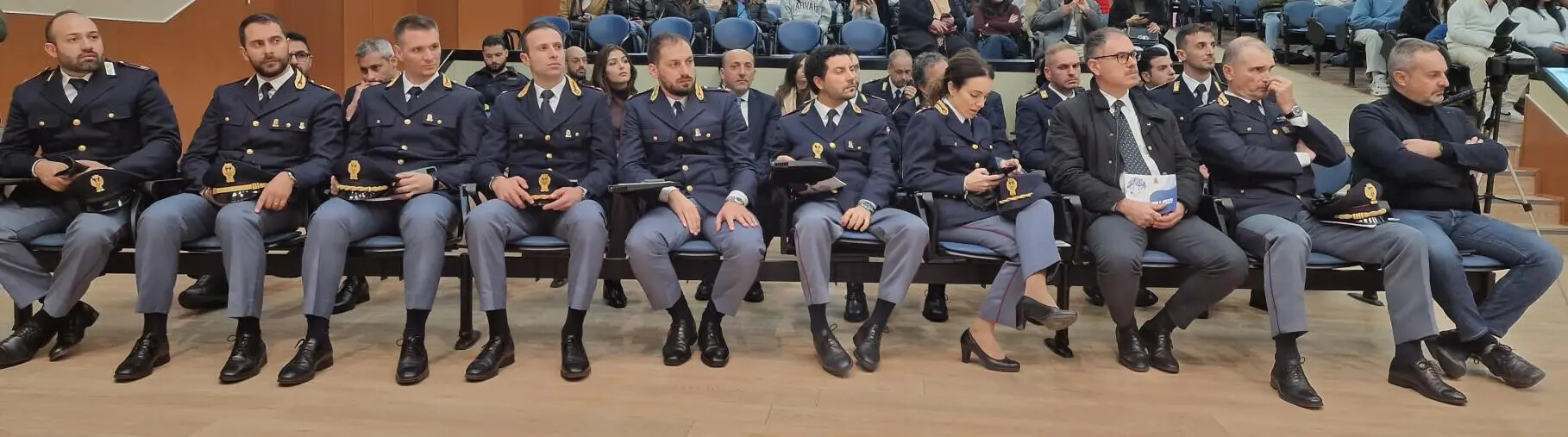 images Vibo, la Polizia celebra "Questo non è amore" 