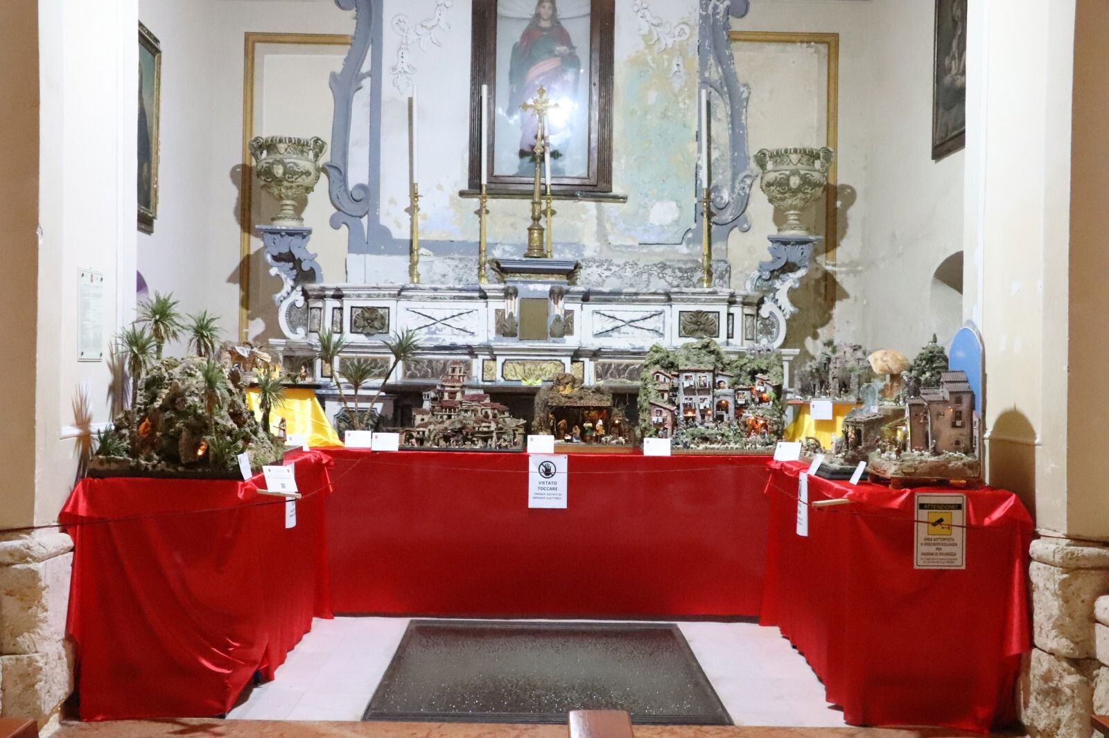 images  Catanzaro, un successo la mostra d'arte presepiale dedicata a Enzo Rotella nella Chiesa del San Giovanni