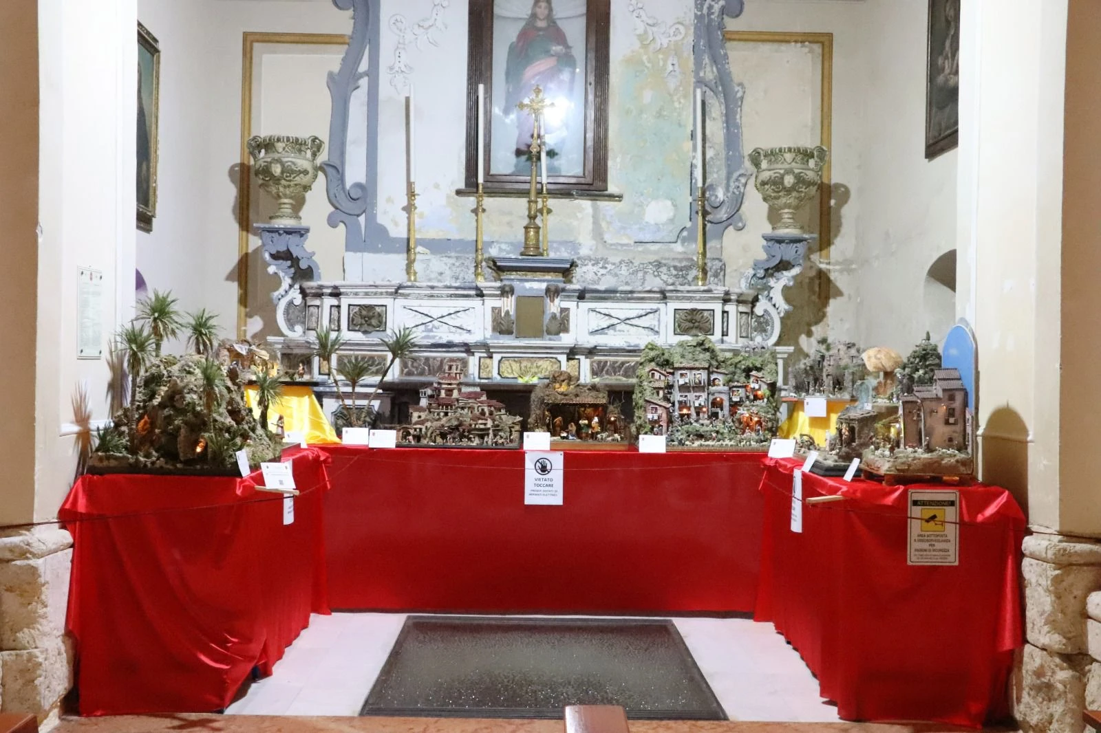  Catanzaro, un successo la mostra d'arte presepiale dedicata a Enzo Rotella nella Chiesa del San Giovanni