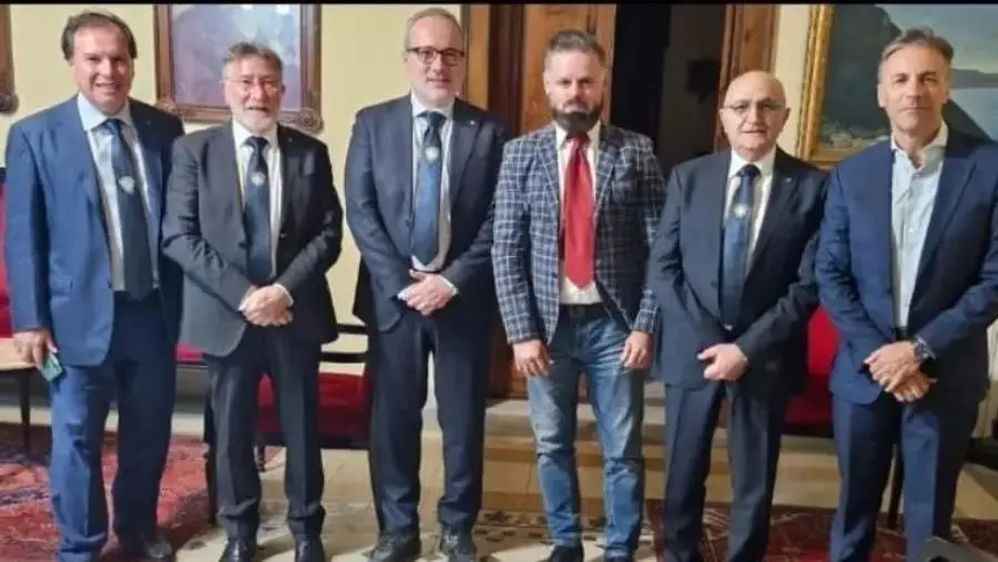 Nasce a Palmi la sezione di Reggio Calabria dell’Unione Insigniti O.M.R.I.: il sostegno di Unarma images Nasce a Palmi la sezione di Reggio Calabria dell’Unione Insigniti O.M.R.I.: il sostegno di Unarma