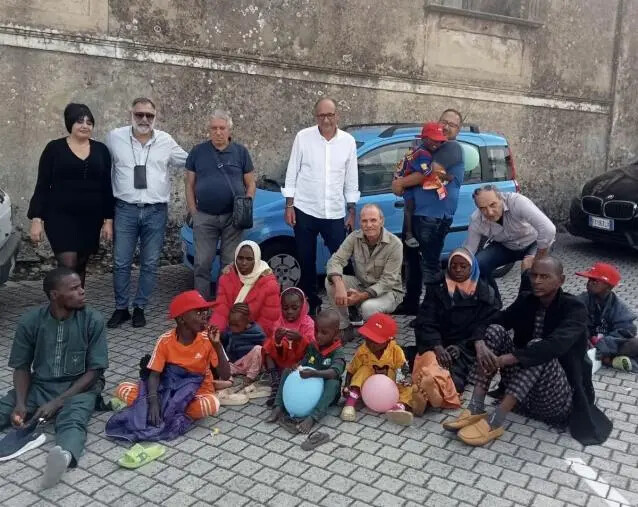 Cortale accoglie due famiglie di origine africana, un incontro di speranza e solidarietà images Cortale accoglie due famiglie di origine africana, un incontro di speranza e solidarietà