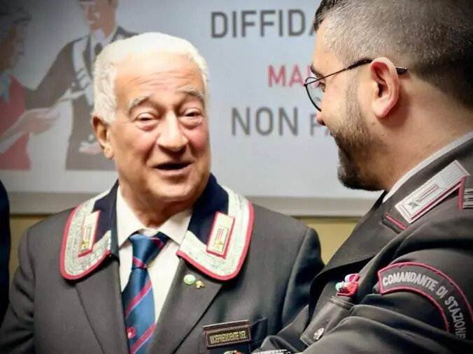 "Figlia in caserma": nel Vibonese truffano un'anziana e fuggono con 14 mila euro, individuati images "Figlia in caserma": nel Vibonese truffano un'anziana e fuggono con 14 mila euro, individuati