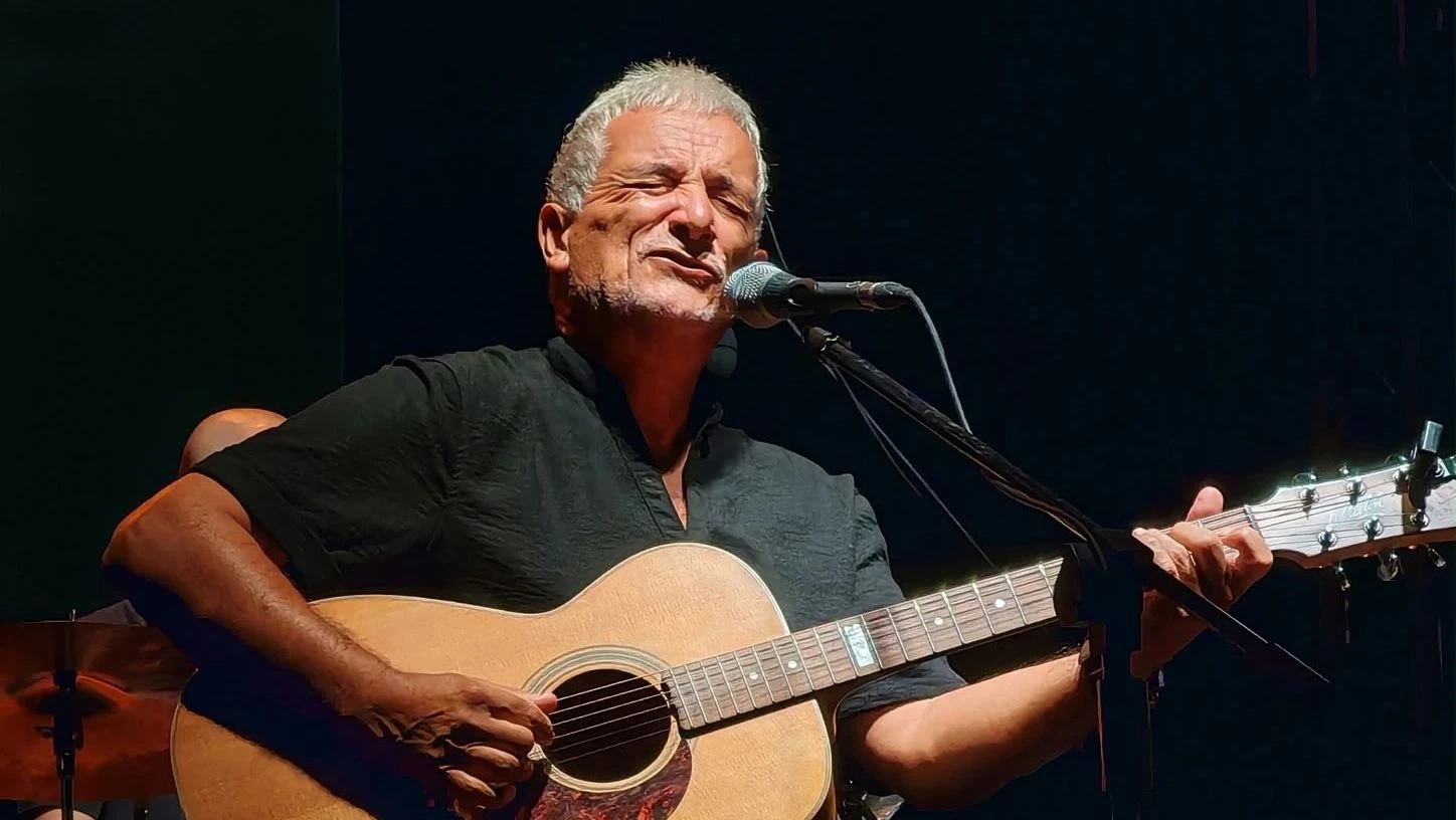 Bungaro a Catanzaro, il “Fuoco Sacro” delle parole e della musica