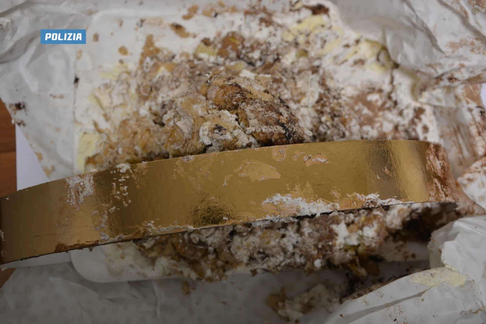 Dolce "con sorpresa": arrestato a Pizzo un uomo che nascondeva cocaina in un profitterol