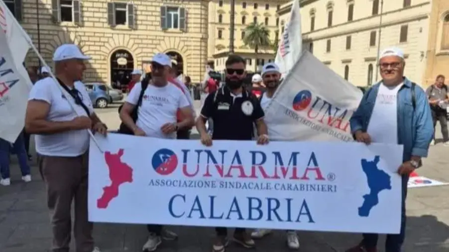 A Roma la manifestazione del Sindacato dei Carabinieri: presenta anche  Unarma Calabria images A Roma la manifestazione del Sindacato dei Carabinieri: presenta anche  Unarma Calabria