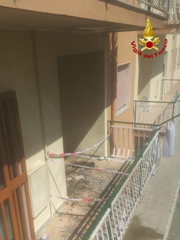 Crotone, esplode una bombola in un appartamento: una donna ustionata alle gambe images Crotone, esplode una bombola in un appartamento: una donna ustionata alle gambe