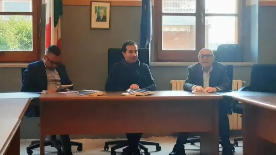 Marcellinara, presentato in Comune il libro “I rapporti tra Cina e Francia dal 1949 alla fine del bipolarismo” del giornalista Torchia images Marcellinara, presentato in Comune il libro “I rapporti tra Cina e Francia dal 1949 alla fine del bipolarismo” del giornalista Torchia