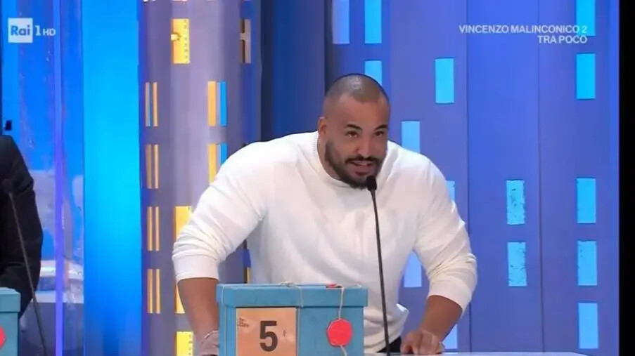 Domani ad "Affari Tuoi" è il turno di José, il calabro-brasiliano che ha conquistato il pubblico images Domani ad "Affari Tuoi" è il turno di José, il calabro-brasiliano che ha conquistato il pubblico