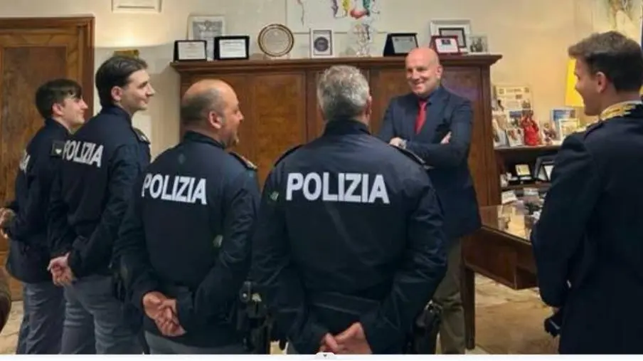 Catanzaro, polizia aggregata a Roma per il Giubileo ferma rapinatore: il plauso del Mosap images Catanzaro, polizia aggregata a Roma per il Giubileo ferma rapinatore: il plauso del Mosap