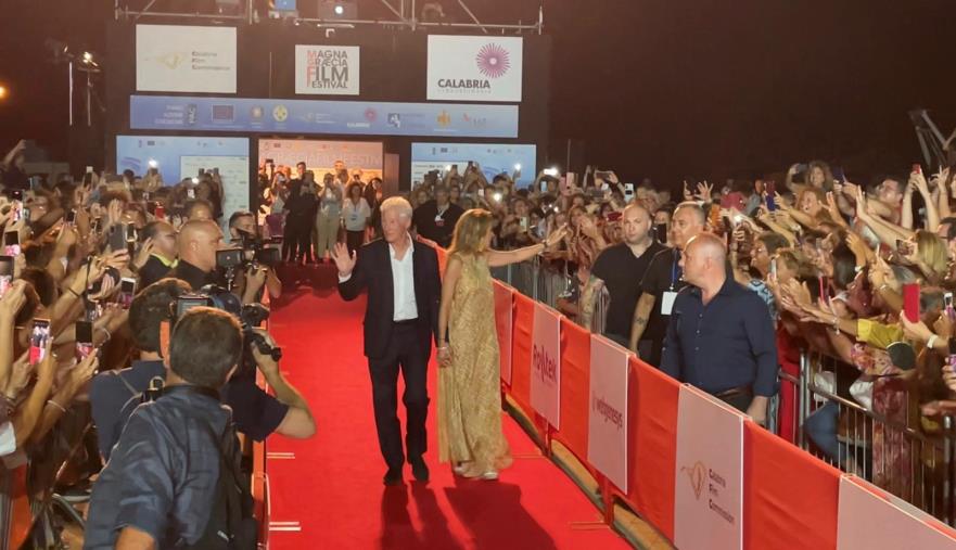 images Catanzaro, bagno di folla per Richard Gere al Mgff (VIDEO)