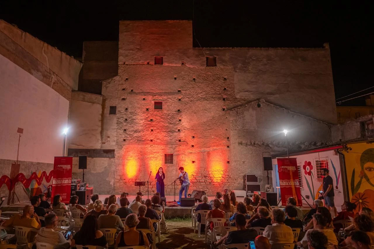 Amantea, il “Terrenito” accende l’estate: sedici eventi gratuiti tra cinema, musica e spettacolo