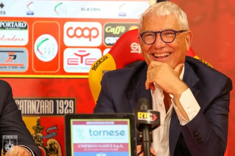 Catanzaro Capitale: parla il presidente dei giallorossi Floriano Noto (GUARDA LA DIRETTA) images Catanzaro Capitale: parla il presidente dei giallorossi Floriano Noto (GUARDA LA DIRETTA)