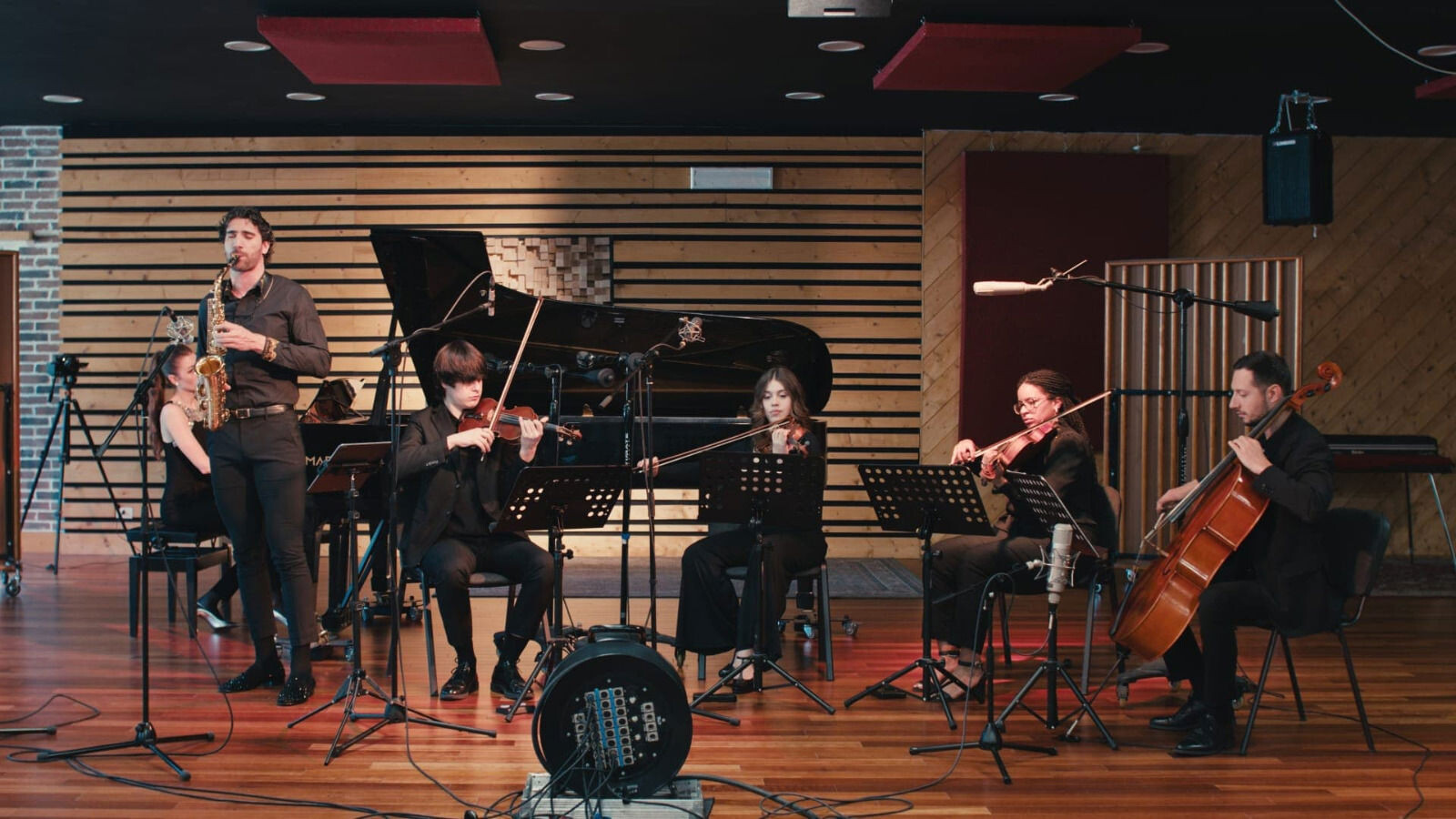 images AMA Calabria, a Lamezia Jacopo Taddei e Maria Andreeva solisti con il Roma Tre Orchestra String Quartet