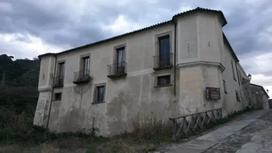 Stalettì, causa in tribunale per la proprietà del "Casino Pepe", storica dimora del Settecento  images Stalettì, causa in tribunale per la proprietà del "Casino Pepe", storica dimora del Settecento