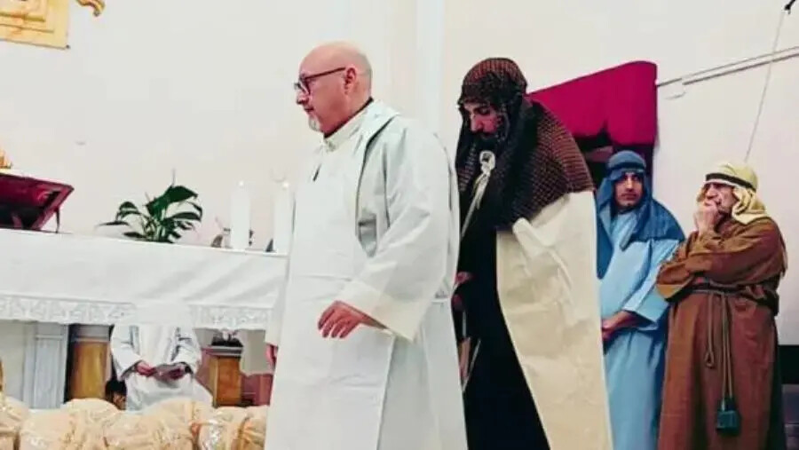 Il messaggio di don Piero Scicchitano: “Un Dio che serve” images Il messaggio di don Piero Scicchitano: “Un Dio che serve”