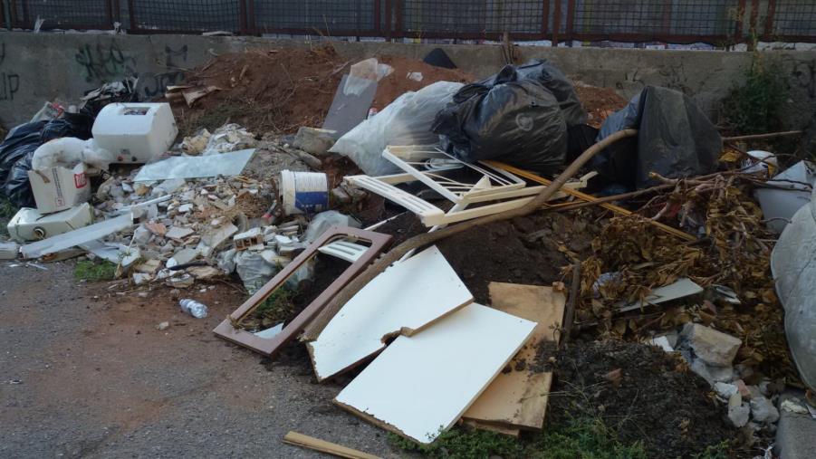 Vita di Quartieri. A Pontepiccolo, in Via Gramsci, la discarica "maledetta" tra incuria e inciviltà (FOTO) images Vita di Quartieri. A Pontepiccolo, in Via Gramsci, la discarica "maledetta" tra incuria e inciviltà (FOTO)