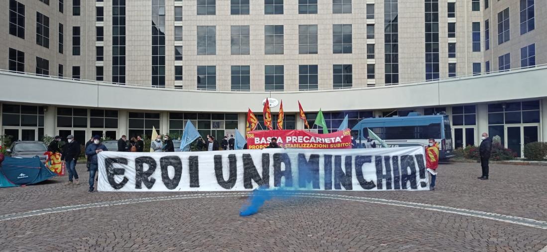 Gli infermieri calabresi protestano ancora: "Noi da angeli ad eroi disoccupati” 
 images Gli infermieri calabresi protestano ancora: "Noi da angeli ad eroi disoccupati”