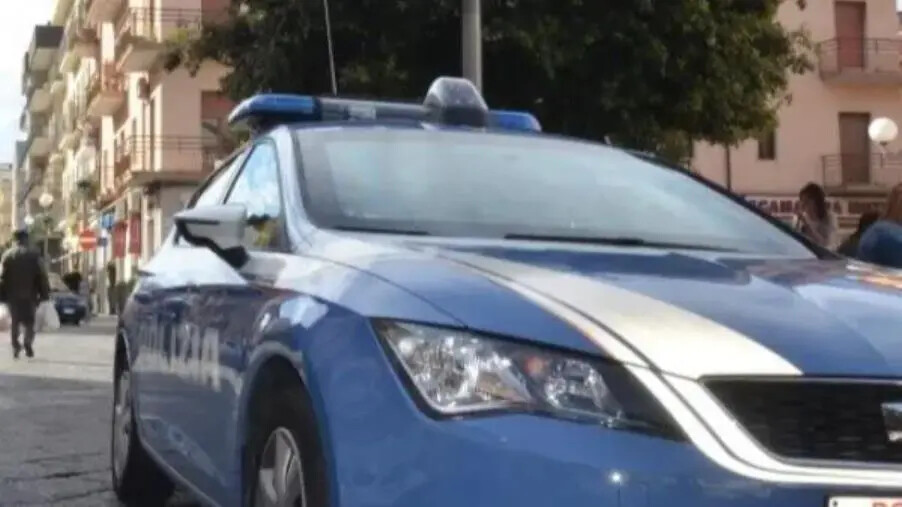 images Crotone, scippa un'anziana in centro città: arrestato 36enne 