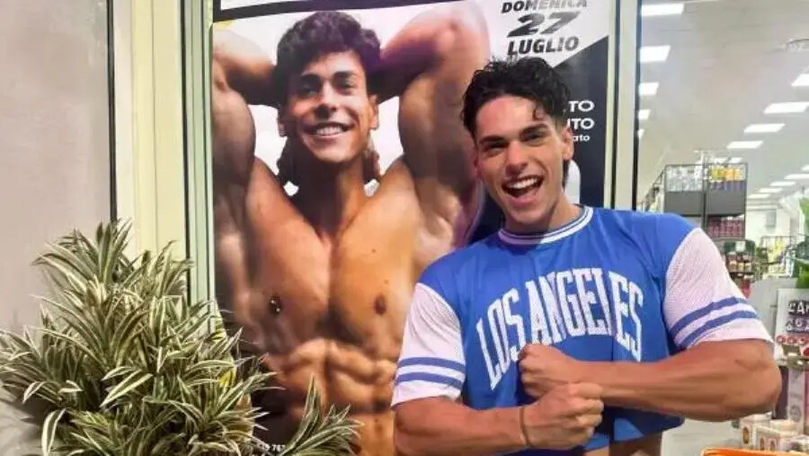 Montepaone, il bodybuilder Filippo Soavi è in Calabria: visita al Naturium images Montepaone, il bodybuilder Filippo Soavi è in Calabria: visita al Naturium