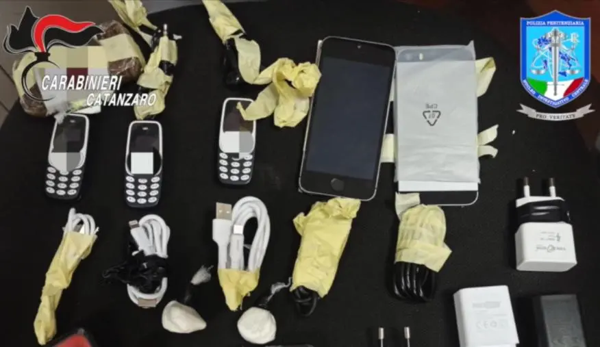 images Droga e corruzione, un "quadro inquietante" nel carcere di Catanzaro (I NOMI DEGLI INDAGATI)