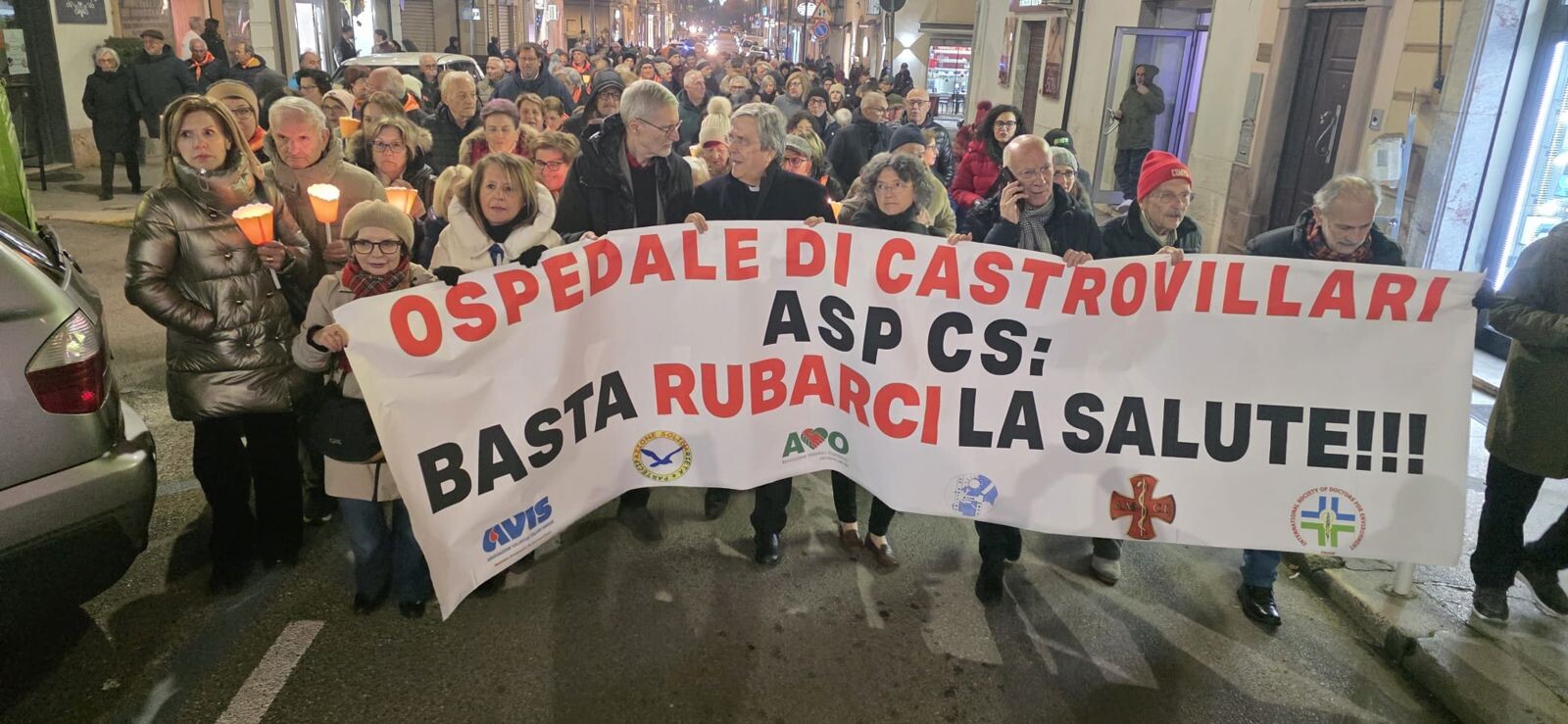 images Fiaccolata per l'ospedale di Castrovillari, il comitato delle associazioni: "In piazza per la difesa dei diritti"