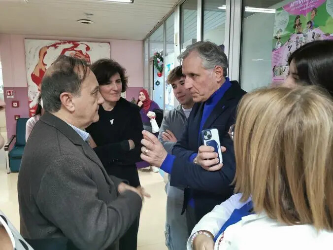 images Donate 14 poltrone trasformabili in lettini al Reparto di Pediatria dell’Ospedale di Lamezia Terme