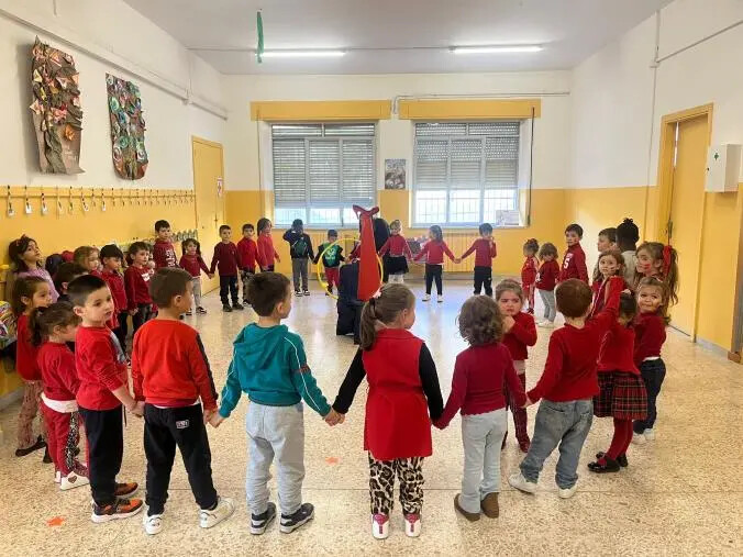 images 25 novembre, il Comprensivo Catanzaro Mater Domini Nord Est Manzoni protagonista nella sensibilizzazione