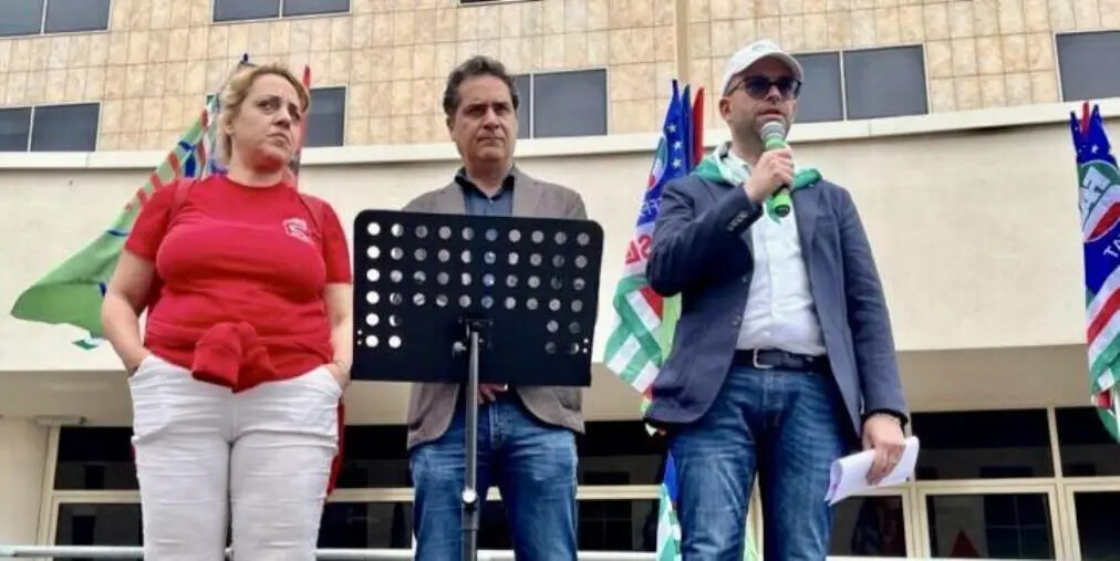 Forestali, i sindacati incalzano: "Permane lo stato di agitazione, attendiamo intervento risolutivo di Occhiuto" images Forestali, i sindacati incalzano: "Permane lo stato di agitazione, attendiamo intervento risolutivo di Occhiuto"