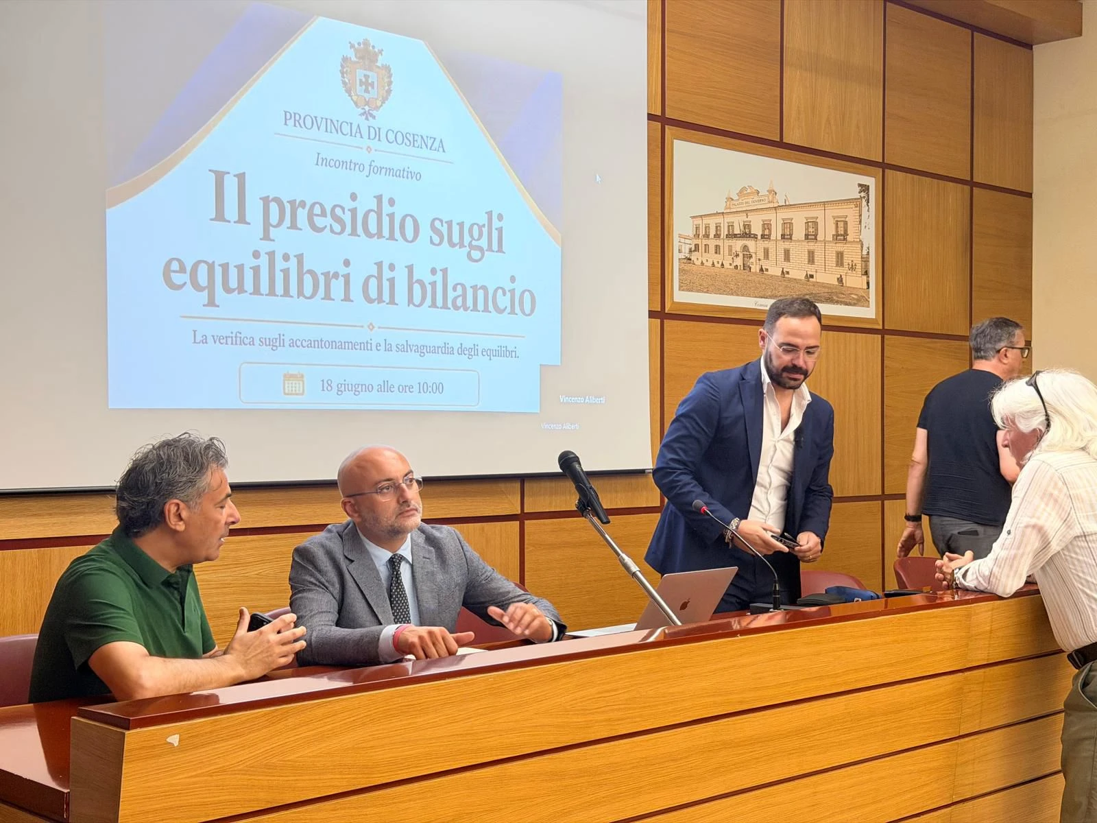 A Cosenza l’evento sull’alta formazione finanziaria: oltre 150 amministratori per la salvaguardia dei bilanci comunali