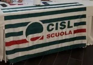 images Allerta meteo, per Cisl Scuola Magna Grecia "scuole chiuse e impossibilità sopravvenuta della prestazione lavorativa"