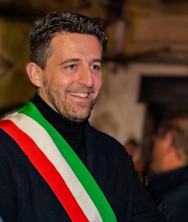 Stasi: "I Calabresi arrancano e il centrodestra spende i soldi per il proprio poltronificio"