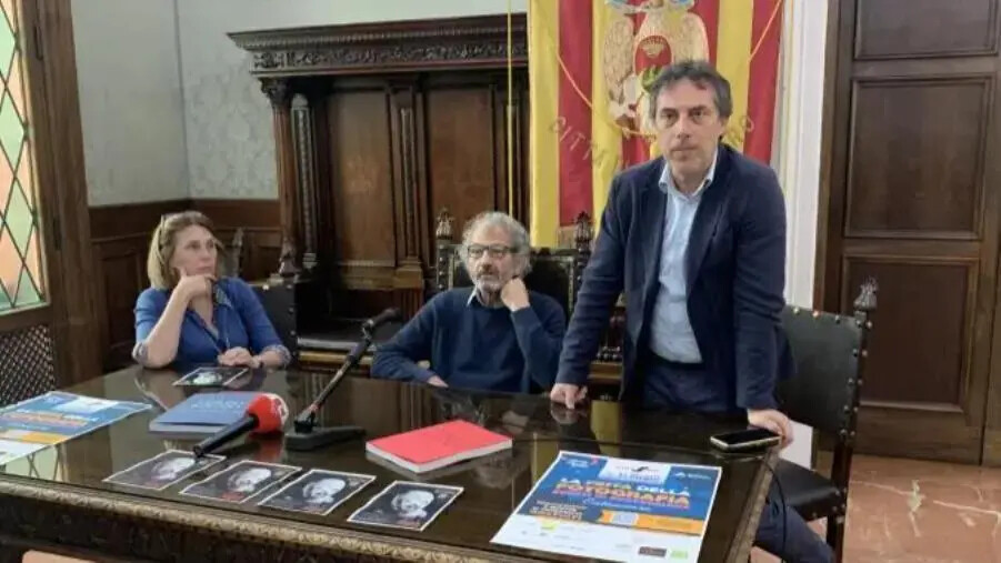 images Catanzaro, presentata in comune la rassegna "Le grandi mostre di fotografia dell'umano"

