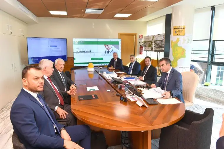images Occhiuto incontra Baker Hughes: 26 milioni restano in Calabria per lo stabilimento di Vibo 