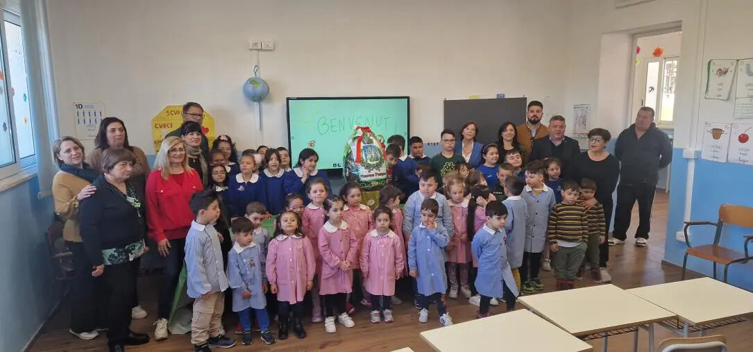 Isola Capo Rizzuto, Vittimberga in visita al plesso Sant’Anna tra accoglienza festosa e preoccupazione per il futuro della scuola images Isola Capo Rizzuto, Vittimberga in visita al plesso Sant’Anna tra accoglienza festosa e preoccupazione per il futuro della scuola