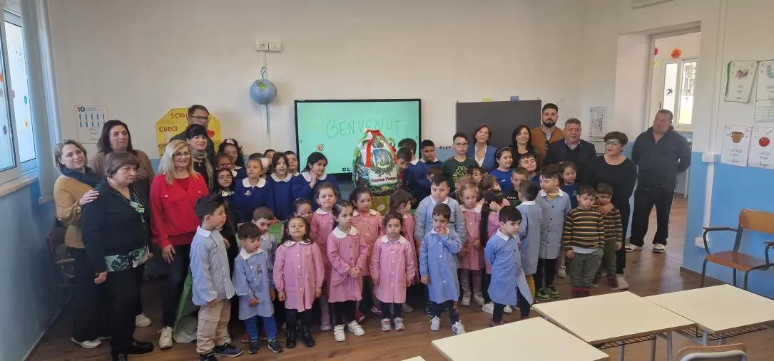 images Isola Capo Rizzuto, Vittimberga in visita al plesso Sant’Anna tra accoglienza festosa e preoccupazione per il futuro della scuola