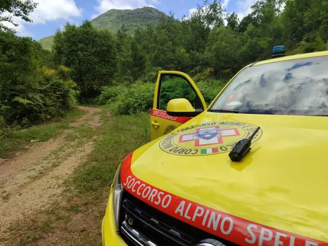 images Stilo, escursionista colta da un colpo di calore su un sentiero 