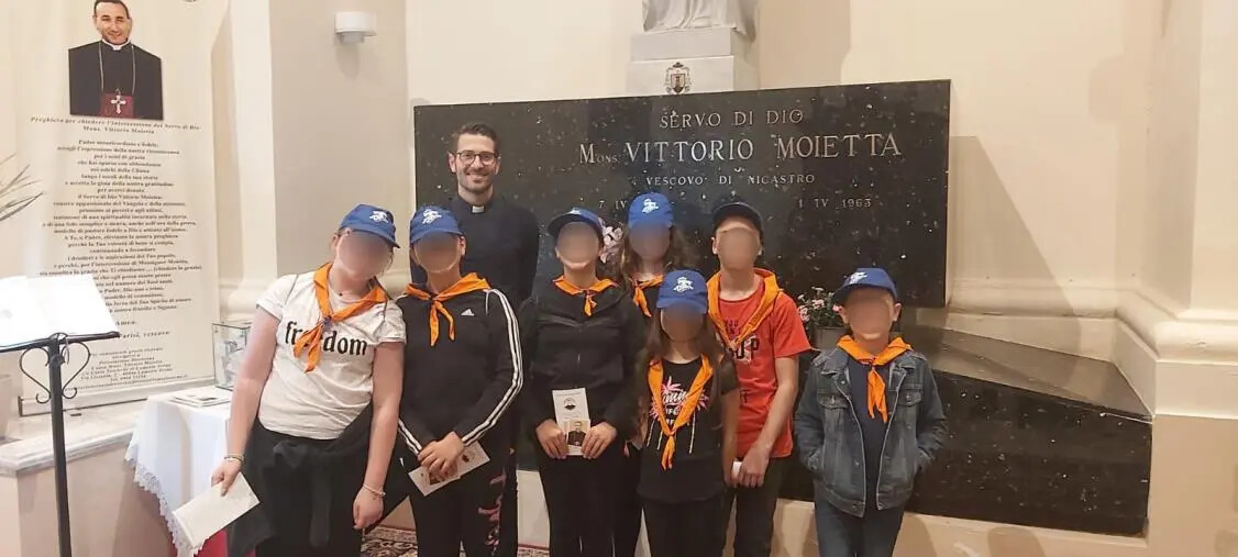 images Lamezia, gli Araldini in visita alla Cattedrale per conoscere la figura di monsignor Vittorio Moietta 