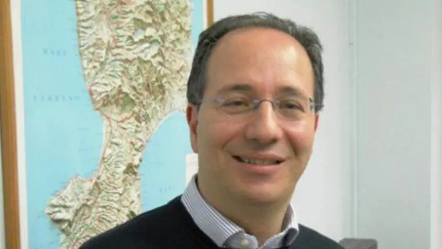 images Niente green pass? Licenziato! Ora il Comune di Catanzaro dovrà riassumerlo e risarcirlo