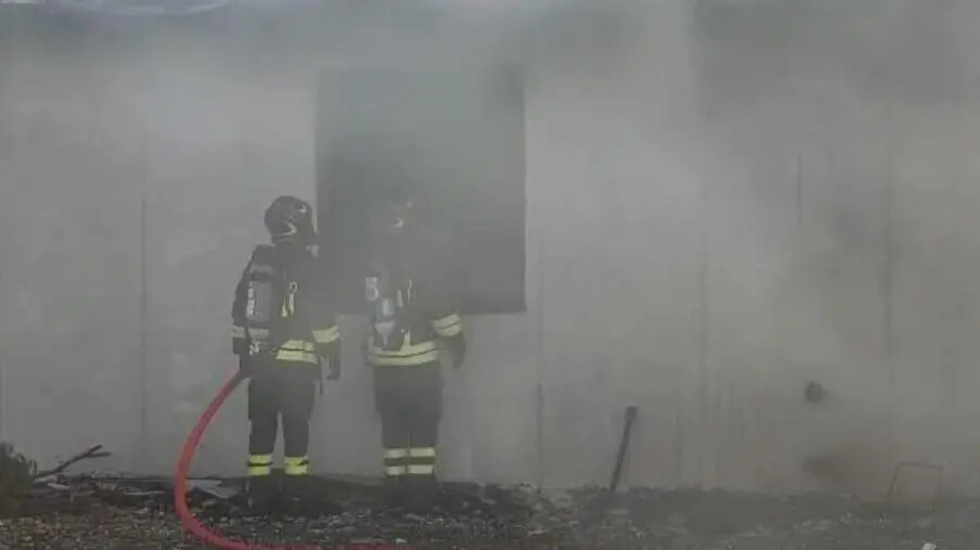 A fuoco un'abitazione estiva ad Isola Capo Rizzuto: nessun danno a persone images A fuoco un'abitazione estiva ad Isola Capo Rizzuto: nessun danno a persone