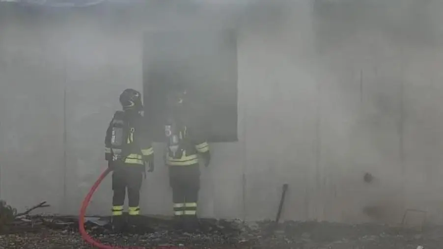 images A fuoco un'abitazione estiva ad Isola Capo Rizzuto: nessun danno a persone