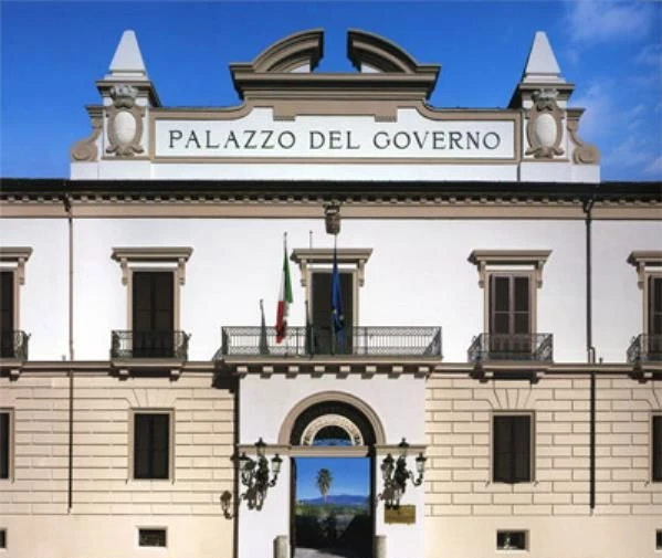 Cosenza, Comitato PA: "Caruso e Faragalli prendano impegni per idonei. Al referendum voteremo No"