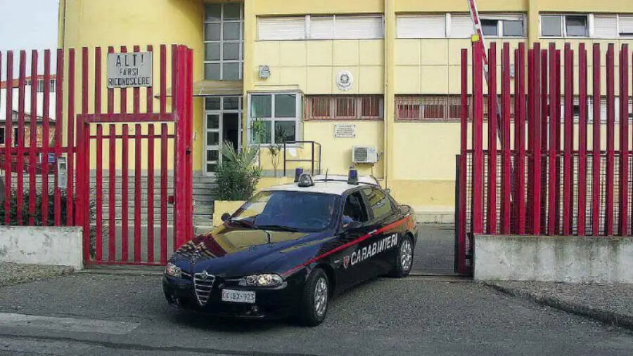 images Crotone: denunce e sanzioni dei Carabinieri per irregolarità lavorative, sanitarie e di sicurezza 