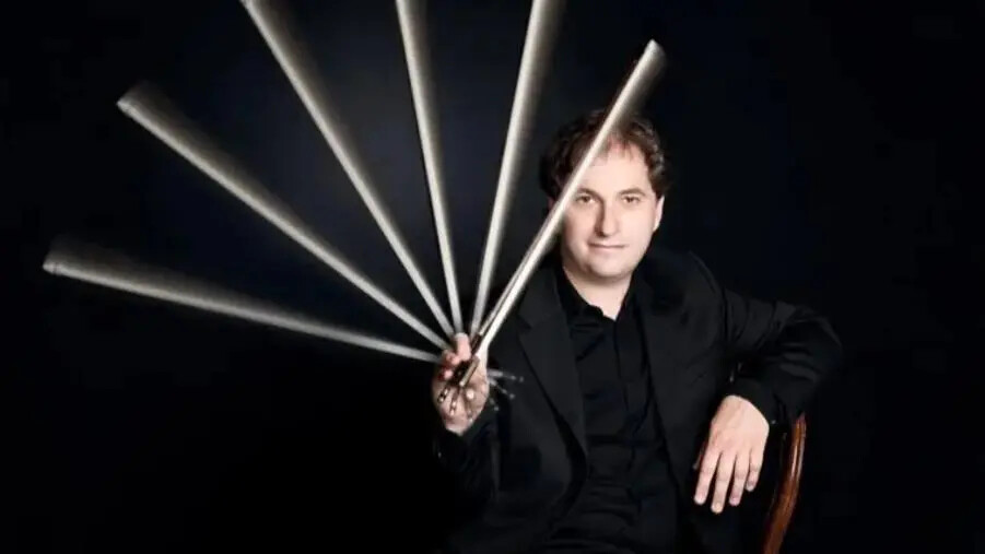 images Ama Calabria, il violoncellista Enrico Bronzi venerdì a Vibo Valentia