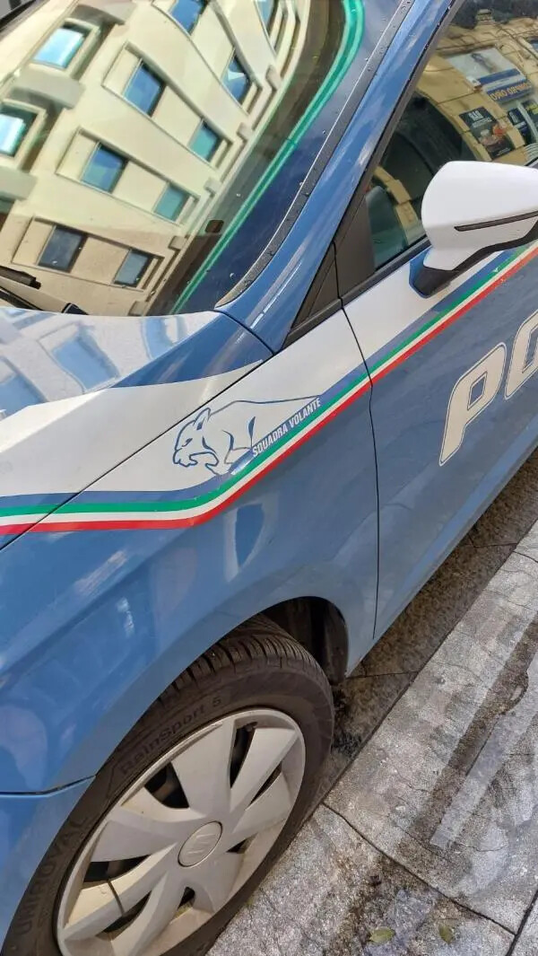 Reggio, si avvicina alla casa familiare e all'ex compagna nonostante il divieto: arrestato images Reggio, si avvicina alla casa familiare e all'ex compagna nonostante il divieto: arrestato