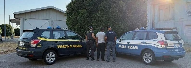 images Sbarchi a Crotone, arrestati 3 scafisti: fondamentali le testimonianze di alcuni migranti 