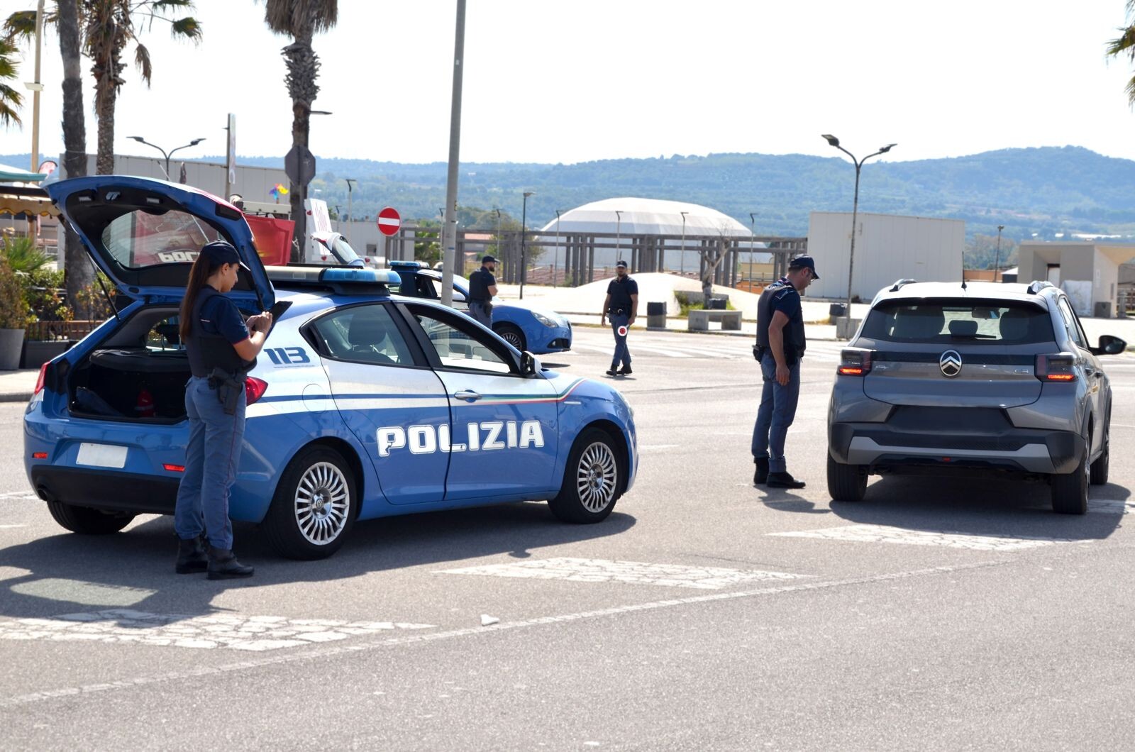 Furto in casa di un anziano a Gioia Tauro: arrestati ed estradati i quattro presunti responsabili images Furto in casa di un anziano a Gioia Tauro: arrestati ed estradati i quattro presunti responsabili
