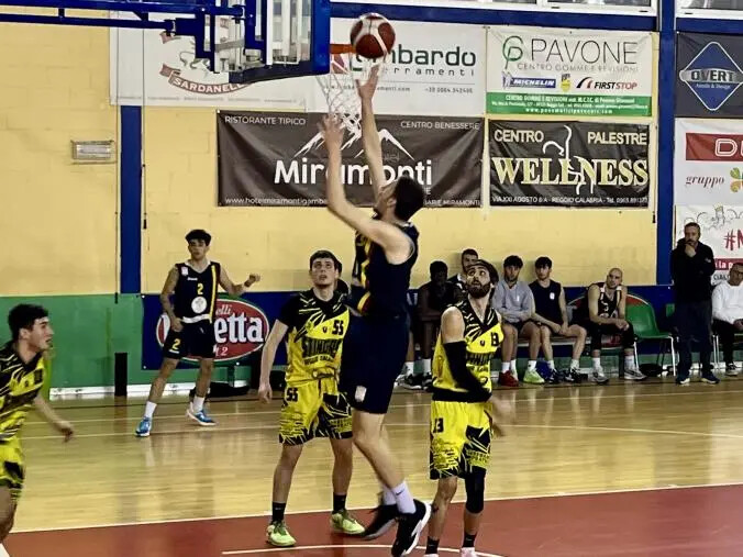 Basket Academy Catanzaro regola a domicilio Stingers Reggio Calabria images Basket Academy Catanzaro regola a domicilio Stingers Reggio Calabria