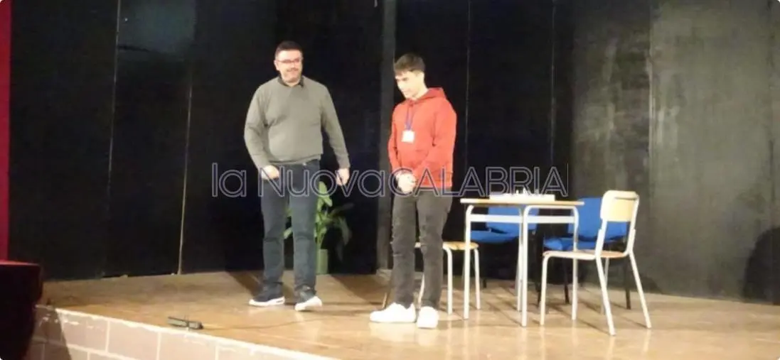 “Teatro e carcere”, concluso il progetto in favore dei detenuti della Casa Circondariale ‘Ugo Caridi’ di Catanzaro
images “Teatro e carcere”, concluso il progetto in favore dei detenuti della Casa Circondariale ‘Ugo Caridi’ di Catanzaro