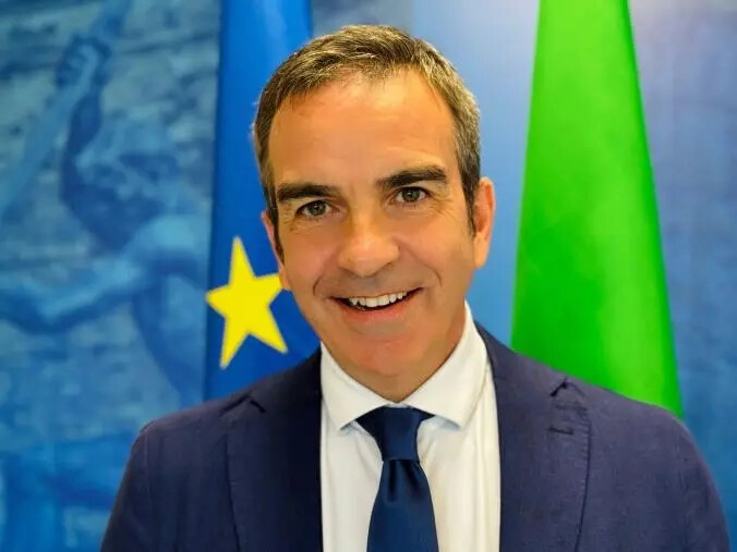 images Bonifica, Occhiuto diffida Errigo: "Non consentirò a Eni Rewind di smaltire rifiuti pericolosi a Crotone"