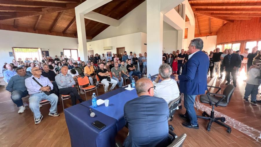 Elezioni, Mancuso (Lega) incontra i cittadini di Catanzaro: “Protagonisti in Europa” images Elezioni, Mancuso (Lega) incontra i cittadini di Catanzaro: “Protagonisti in Europa”